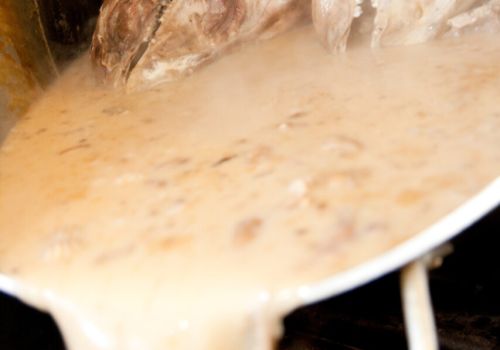 牛骨の旨味だけを引き出す丁寧な下処理。上野広小路から徒歩一分。濃厚な牛骨の旨味が味わえる牛骨ラーメン専門店。